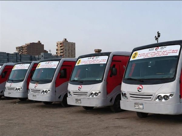 وزارة النقل: بدء تشغيل 18ميني باص مكيفاً لربط أحياء الشروق بمحطة القطار الكهربائيLRT