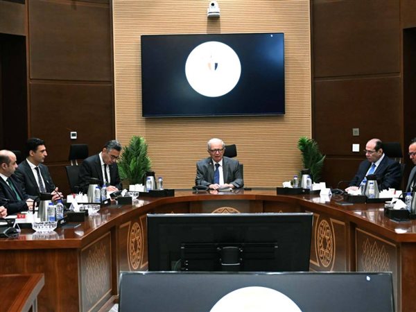 نائب رئيس الوزراء للشئون الاقتصادية يعقد اجتماعا لمتابعة جهود توفير السلع ومستلزمات الإنتاج