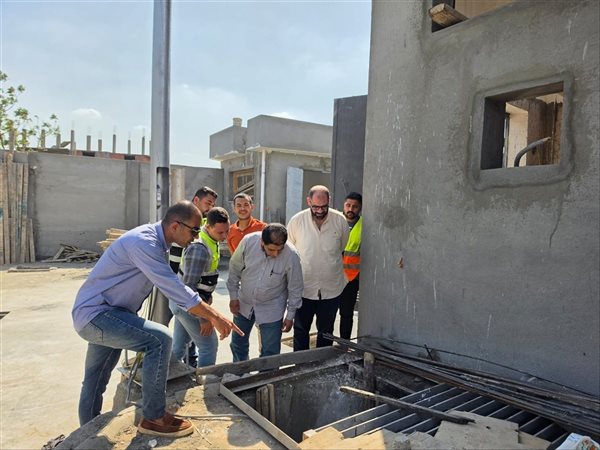 رئيس مياه المنوفية يتابع ميدانياً مشروع مد وتدعيم الصرف الصحي بعزبة شنوان
