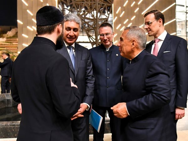 رئيس جمهورية تتارستان يزور المتحف المصري الكبير ويشيد بتجربة العرض المتحفي