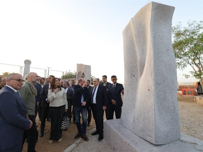  أعمال فنية من نتاج