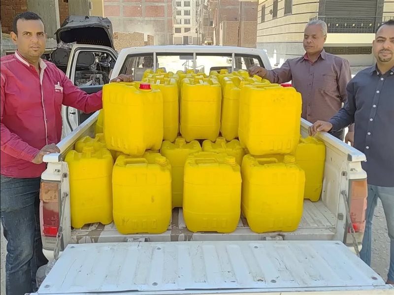 ضبط طن زيوت مجهولة