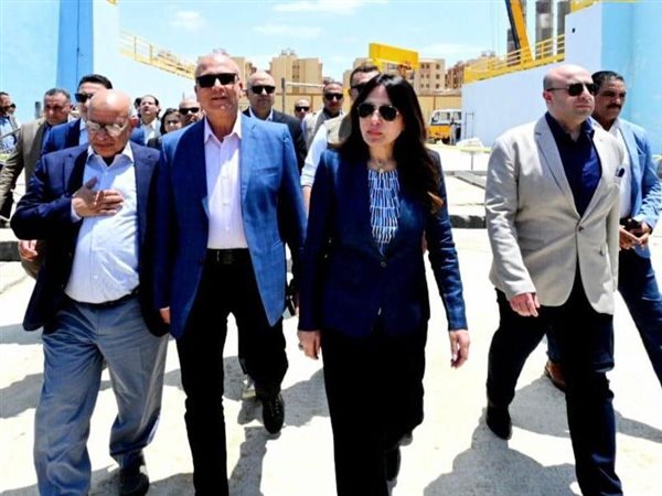 وزيرة الإسكان ومحافظ الفيوم يتفقدان توسعات محطة مياه العزب الجديدة لتعزيز خدمات مياه الشرب