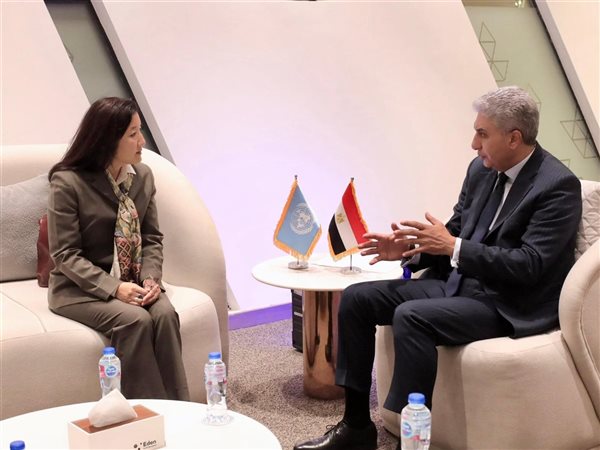 وزير السياحة يبحث مع برنامج الأمم المتحدة تعزيز الاستدامة داخل المواقع الأثرية