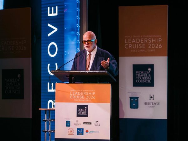مصر تستضيف قمة عالمية للسياحة على متن “Crystal Serenity” وإشادات دولية بمقوماتها السياحية