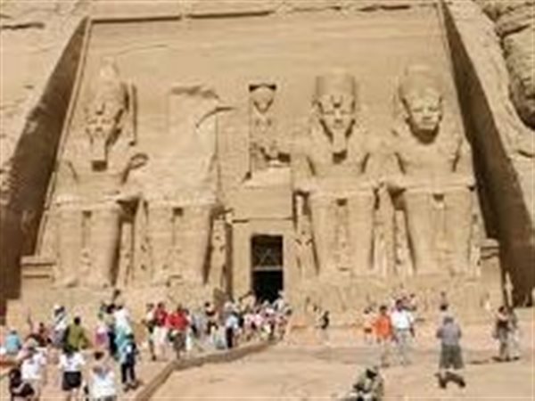 خبير سياحي: ارتفاع أعداد السائحين 43% خلال الربع الأول من 2026