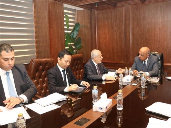 الكهرباء تبحث مع “AMEA POWER” تسريع مشروعات طاقة متجددة وتخزين بقدرات 1500 ميجاوات و2100 ميجاوات ساعة