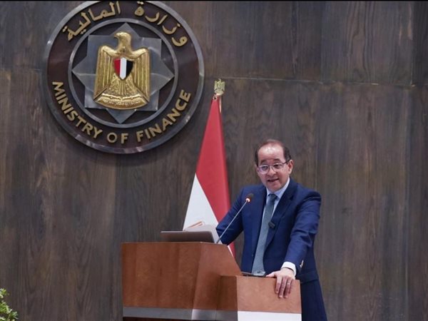 وزير المالية يلتقي الحجاج من العاملين.. ويؤكد: راحتكم أولوية وادعوا لمصر بالأمن والاستقرار