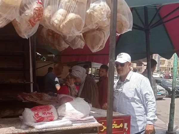 حملات مفاجئة بالشيخ زايد.. تفتيش على المحال والمراكز التجارية ومحاضر فورية للمخالفات التموينية