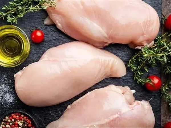 أسعار الفراخ البيضاء اليوم في مصر الخميس.. تراجع جديد والبانيه يواصل الانخفاض