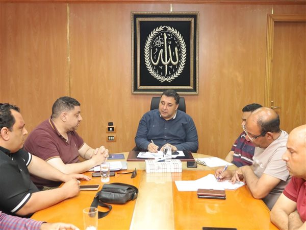 رئيس مياه البحيرة يتابع اللمسات الأخيرة للتوصيلات المنزلية بمشروعات
