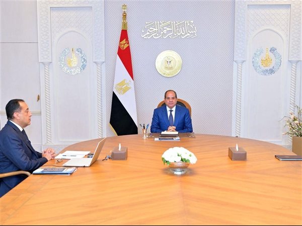 الرئيس يتابع مع رئيس الوزراء ملفات الحماية الاجتماعية والاقتصاد والتعليم