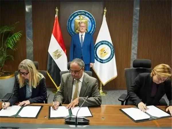 البترول: اتفاقية جديدة لضخ 208 ملايين دولار لزيادة إنتاج البترول والغاز بالصحراء الغربية