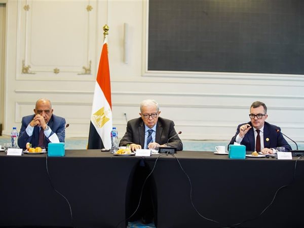 وزير التخطيط: تعزيز الآليات التمويلية طويلة الأجل والشراكة بين القطاعين العام والخاص للتوسع في استثمارات البنية التحتية 