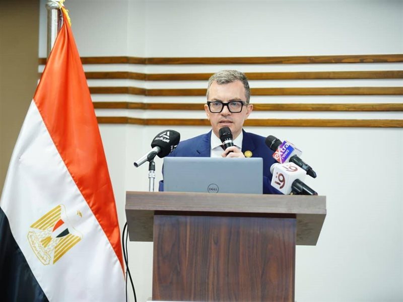 الدكتور أحمد رستم