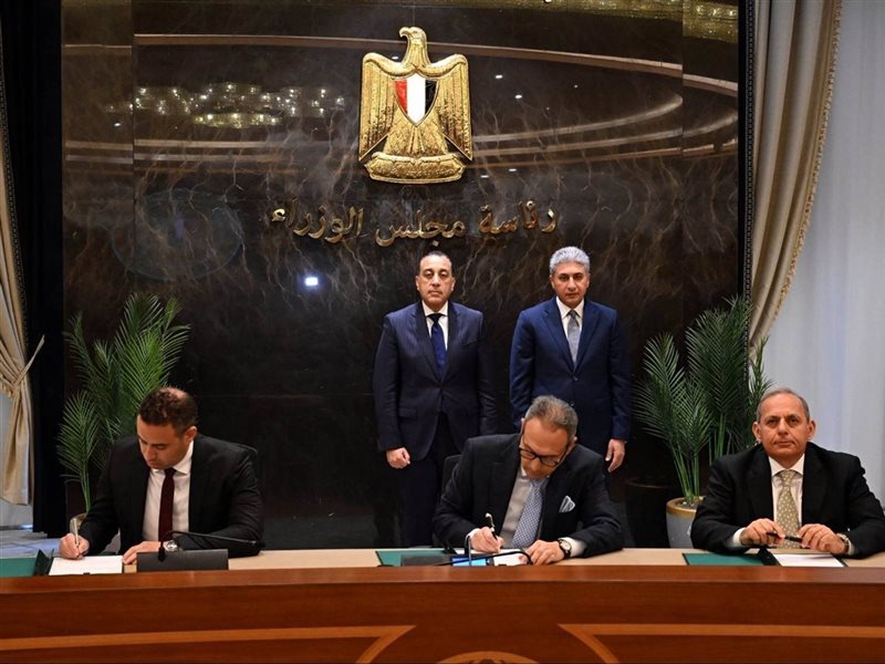 خلال التوقيع