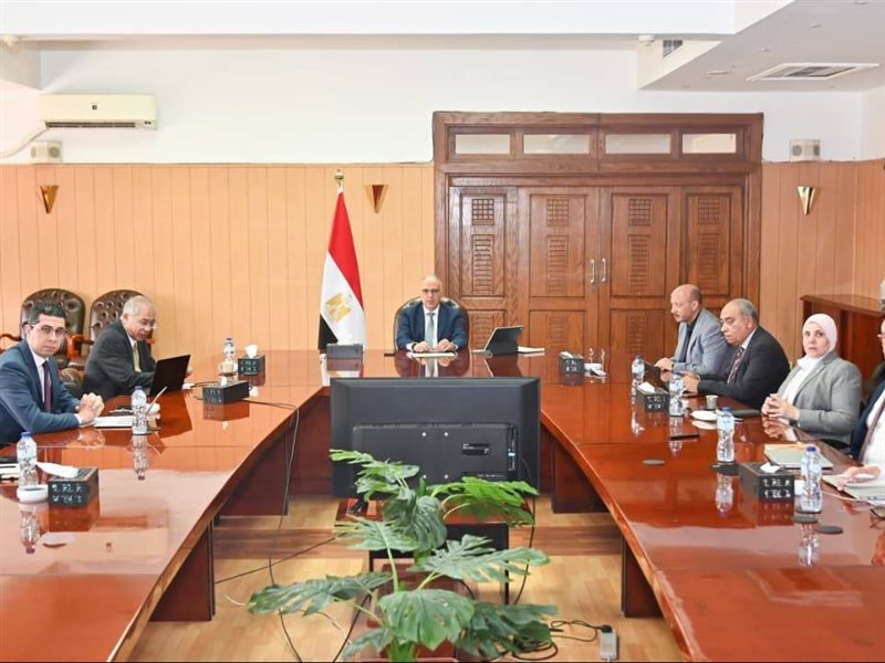 لقاء وزير الري مع