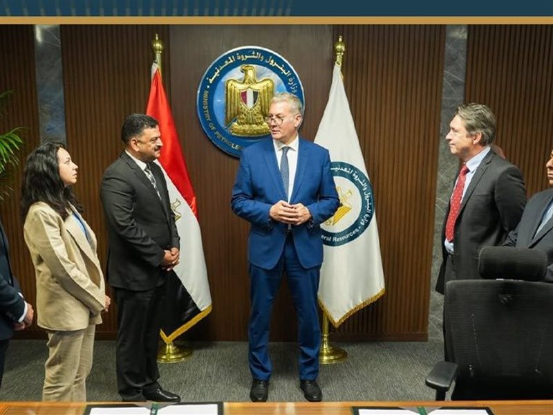 خلال التوقيع