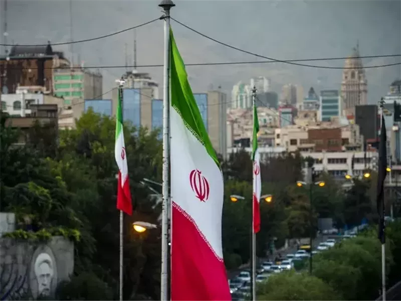 أمريكا تفرض عقوبات على 50 كياناً مرتبطاً بطهران في إيران