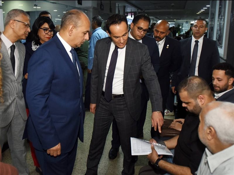  الدكتور محمد عوض،