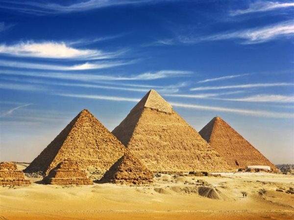تطوير المطارات يدعم خطة مصر لاستقبال 30 مليون سائح وتعزيز مكانتها السياحية عالميًا