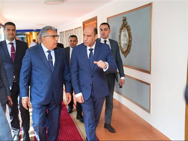 وزير العمل يبدأ جولة ميدانية بالدقهلية لتعزيز التشغيل والتدريب.. والمحافظة تؤكد دعم الاستثمار وتوفير فرص العمل