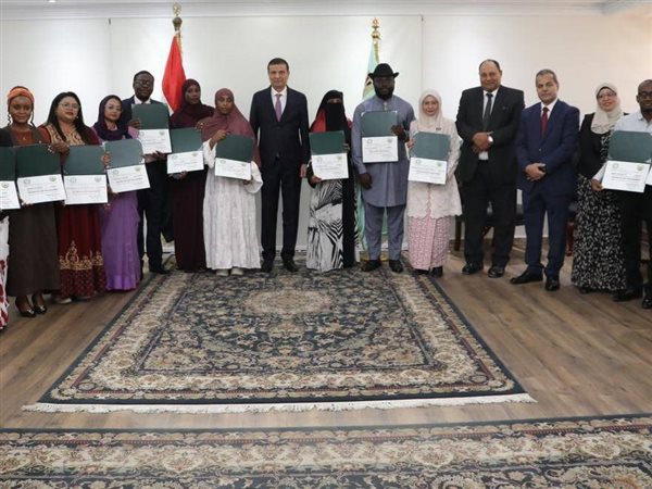 وزير الزراعة يشهد تخريج متدربين من 11 دولة ضمن برنامجي مكافحة الآفات وتمكين المرأة الريفية