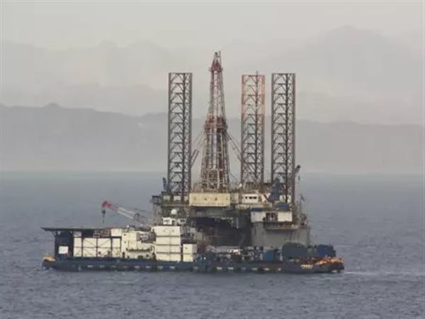 قرار جمهوري بالترخيص لوزير البترول للتعاقد على تنمية واستغلال منطقة شرق جمسة البحرية بخليج السويس