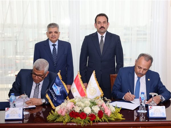 شراكة بين قناة السويس وجهاز مستقبل مصر لتطوير وتطهير البحيرات المصرية