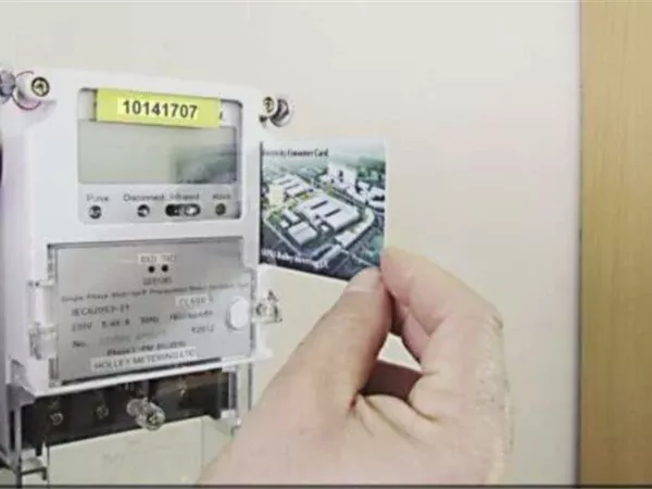 الكهرباء تحسم الجدل: عداد أبو كارت لا يستهلك أكثر من التقليدي.. وهذه أسباب نفاد الرصيد سريعًا