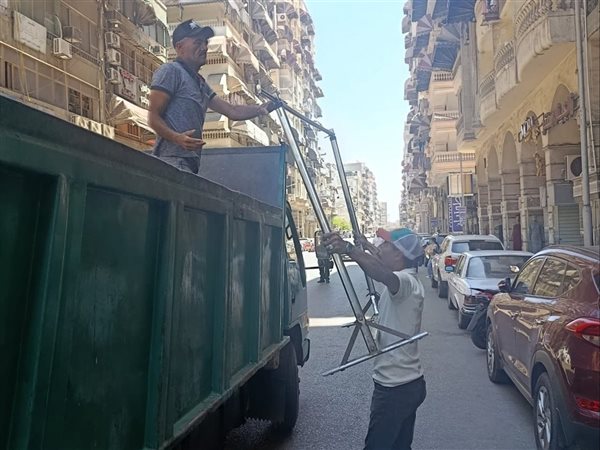 حملة موسعة بقيادة نائب محافظ بورسعيد لإزالة الإشغالات بشوارع حي الشرق