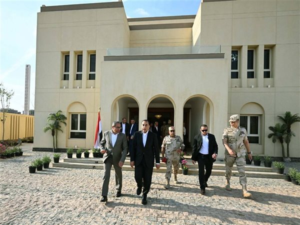 رئيس الوزراء يتفقد الحي الدبلوماسي بالعاصمة الإدارية الجديدة ويستعرض معدلات التنفيذ