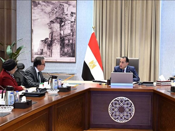 رئيس الوزراء يتابع حوكمة صرف ألبان الأطفال المدعمة ويؤكد وصول الدعم لمستحقيه