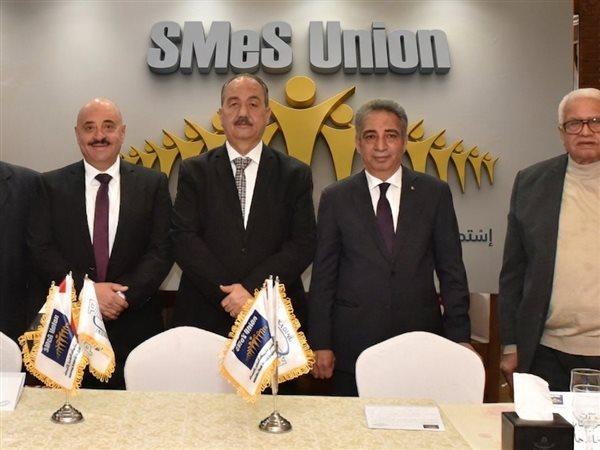 اتحاد مستثمري المشروعات يبحث تحديات الصناعة بالصعيد ويطالب بتطبيق اللامركزية الذكية