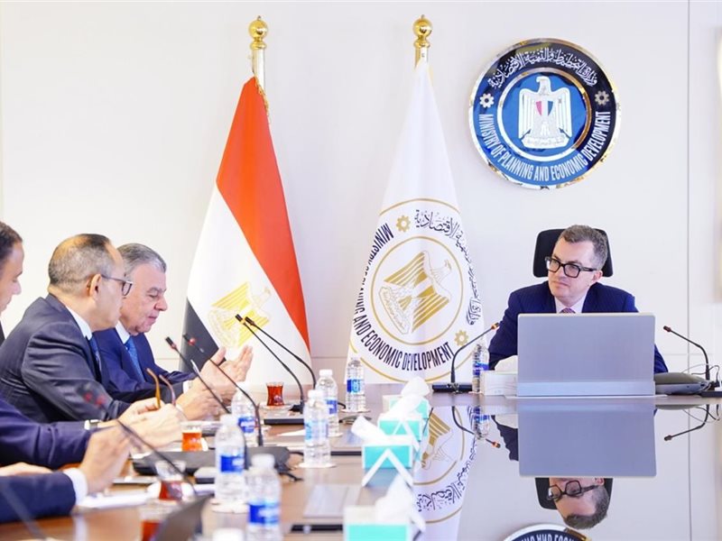  وزير التخطيط