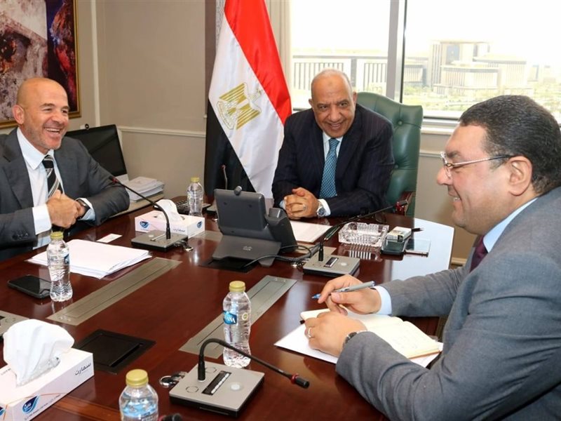 وزير الكهرباء