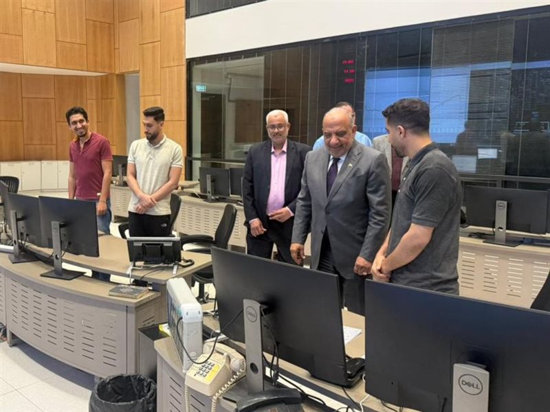 الدكتور محمود عصمت وزير وزارة الكهرباء والطاقة المتجددة