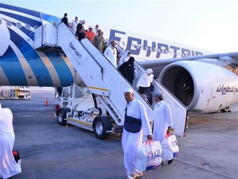 مصر للطيران تطلق جسرا جويا لعودة حجاج بيت الله الحرام