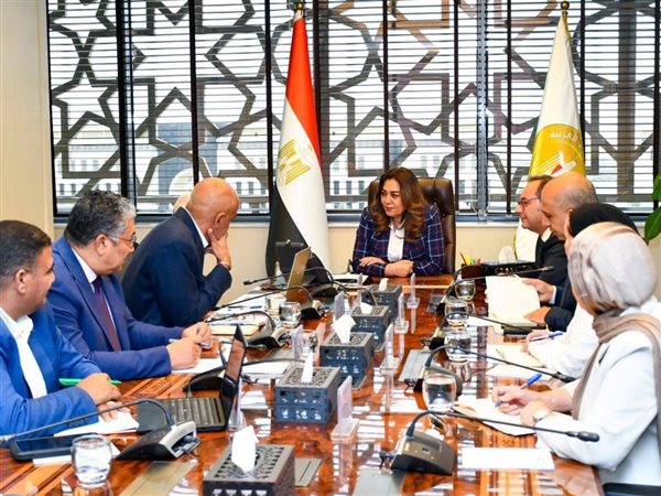 التنمية المحلية والبيئة تبحث مع “هيبكا” تعزيز حماية البحر الأحمر وتوسيع مشروعات الاستدامة