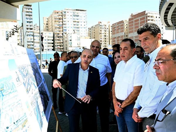 رئيس الوزراء يفتتح كوبري 
