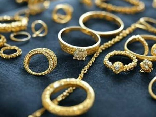 300 جنيه خسارة في أسبوع.. ماذا يحدث لأسعار الذهب؟