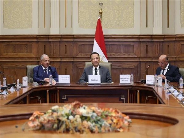 وزير الاتصالات: الذكاء الاصطناعي أصبح عنصرًا حاسمًا في الأمن القومي