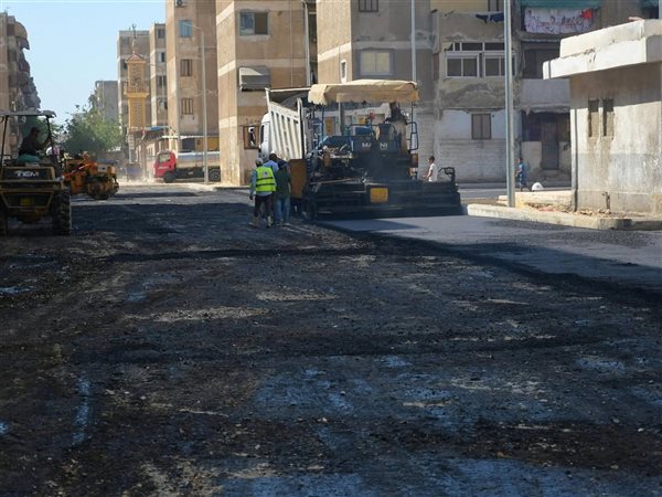 طفرة خدمية بالزهور.. تطوير شامل للطرق والبنية التحتية ورفع كفاءة 168 عمارة