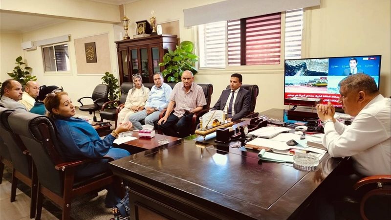 رئيس  جهاز مدينة حدائق أكتوبر فتح قنوات حواربنّاءة مع السكان