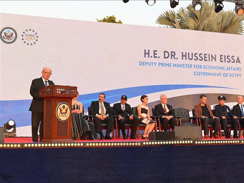  الدكتور حسين عيسى نائب رئيس مجلس الوزراء للشؤون الاقتصادية