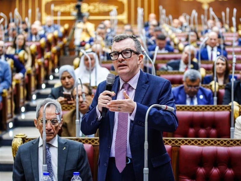 وزير التخطيط أمام