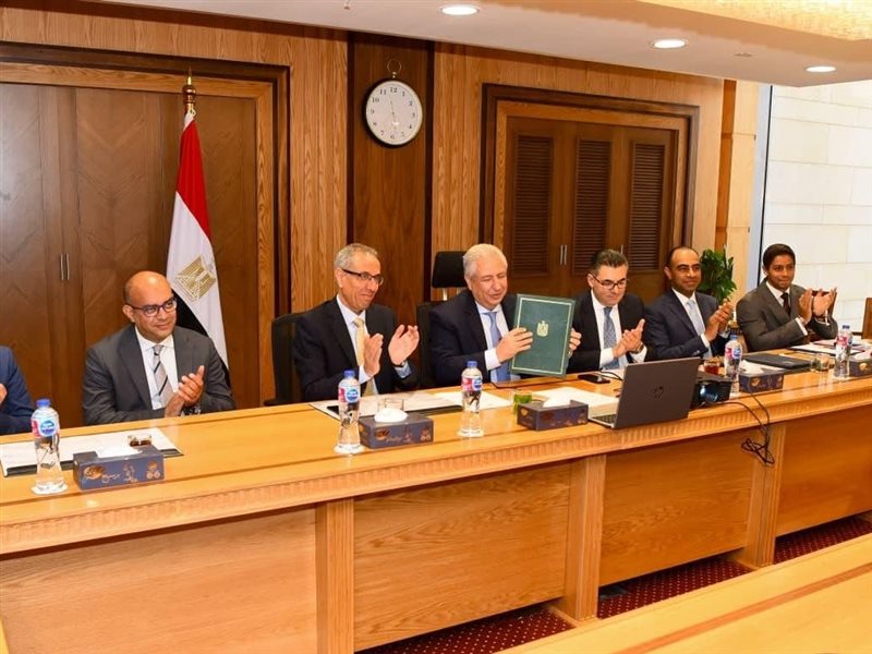 الخارجية توقع مذكرة