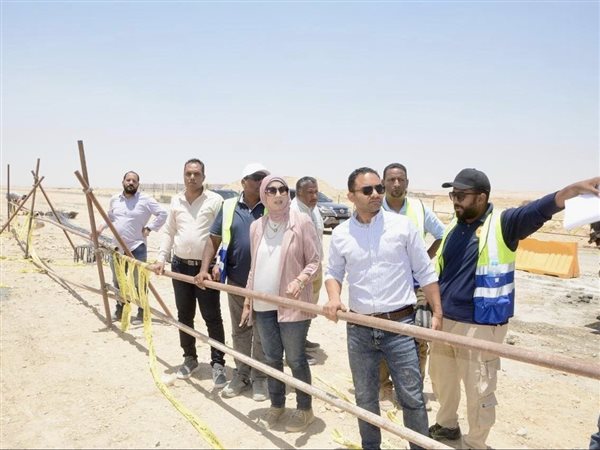 السويس الجديدة تتابع تنفيذ كوبري الربط الاستراتيجي وتؤكد: الالتزام بالجودة والبرامج الزمنية