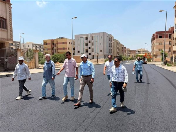 رئيس جهاز العبور يتابع مشروعات تطوير ورفع كفاءة الطرق بعدد من الأحياء