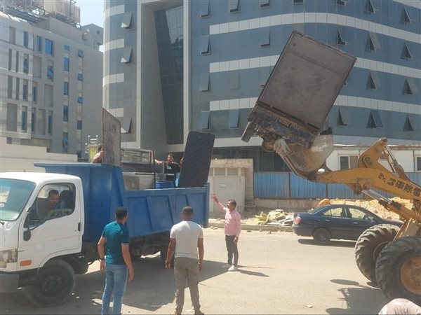 استمرار حملات الانضباط ورفع الإشغالات بالتجمع الخامس 